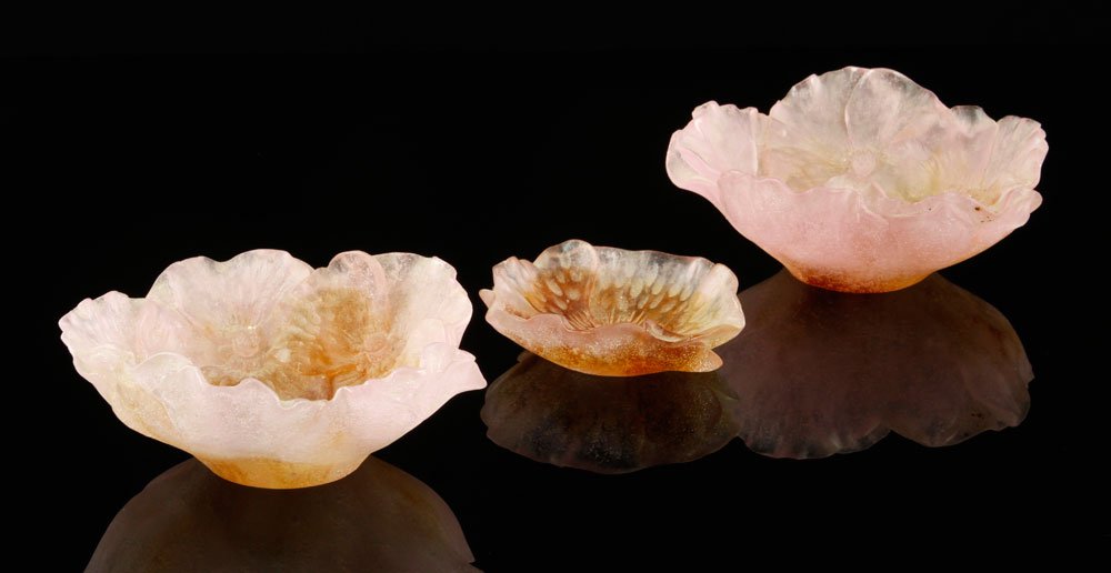 3 Daum Pate de Verre "Hibiscus" Bowls: Three Daum pate de verre " Coupelles creuses Hibiscus" "Hibiscus" bowls, one mini coupelle, 1"h x 3 1/2"dia., two 2"h x 5"dia. Provenance: From a MA estate.
