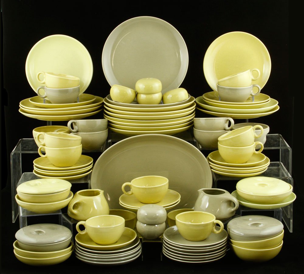 Lot of Russel Wright "Iroquois" Casual China: Lot of Russel Wright "Iroquois" pattern casual china, to include: 1 round serving bowl, 2"h x 10"dia; 2 oval serving platters, 9 3/4"w x 12 1/2"d; 7 dinner plates, 10" dia; 7 luncheon plates, 9 3/4" d