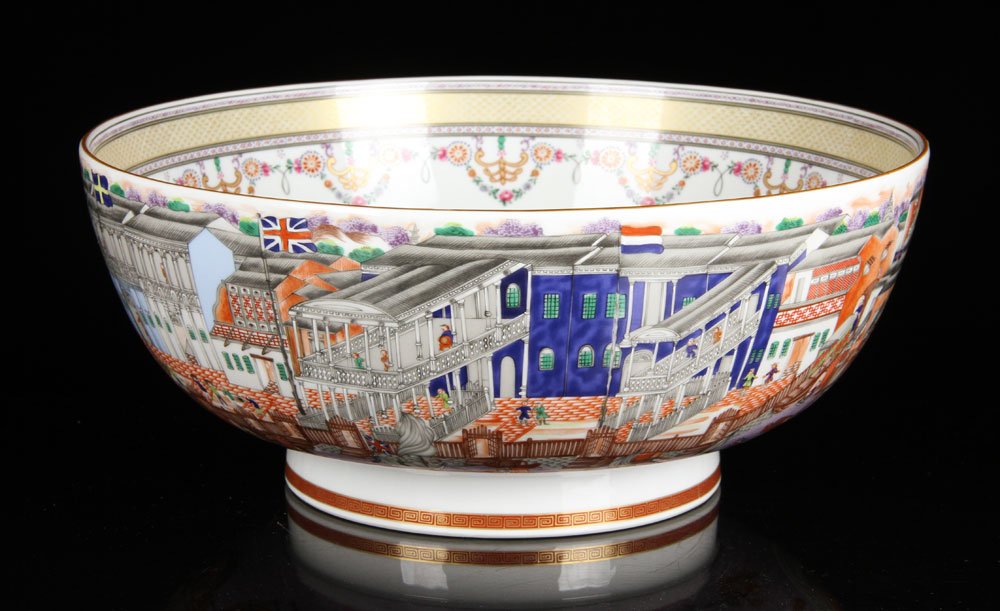 Mottahedeh Chinese Export Punch Bowl: Mottahedeh Chinese export punch bowl, 6 1/4" h x 14 1/4" dia. Provenance: From a New Hampshire estate.
