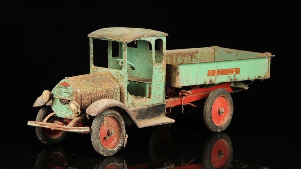 1930's Studi Dump Truck (1 of 4)