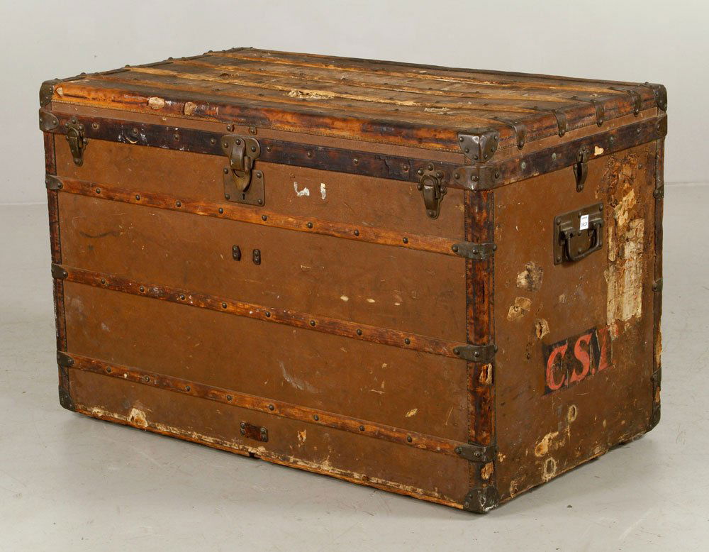 Louis Vuitton Trunk (1 of 9)