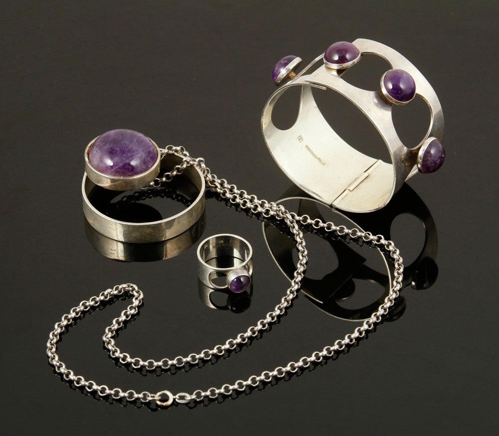 Kaunis Koru Silver and Amethyst Jewelry Set (1 of 4)