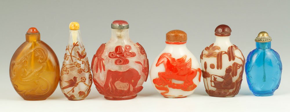 6 Chinese Peking Glass Snuff Bottles (1 of 6)