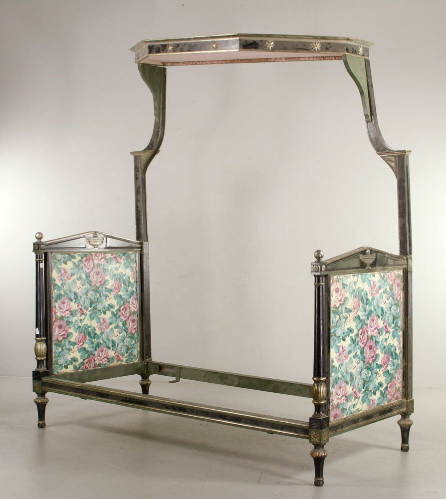 Early 20th C. Daybed, English Style: Early 20th century daybed, English-style, with urn crest. Provenance: From a Massachusetts estate.