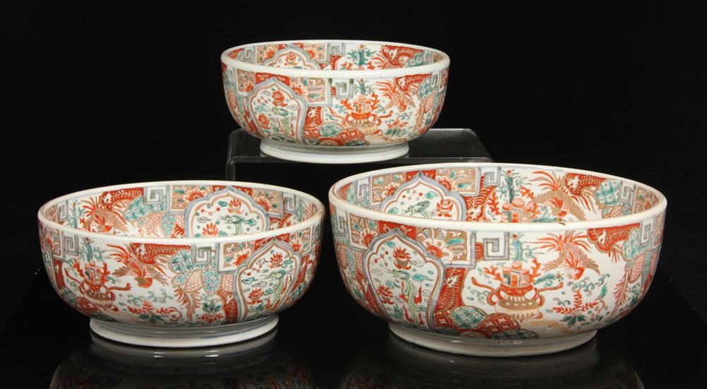 Set of 3 Nesting Imari Bowls (1 of 4)