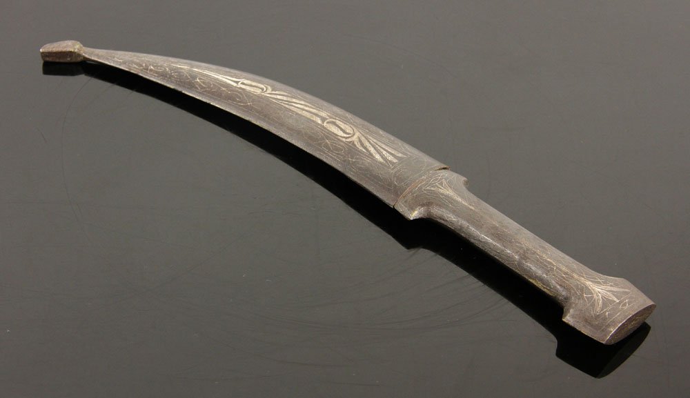 Small Jambiya: Small jambiya, hilt, scabbard and blade inlaid with silver; 6" l (blade), 10" l (overall). Provenance: From the unreserved Vincent J. Vabri Edged Weapon Collection.
