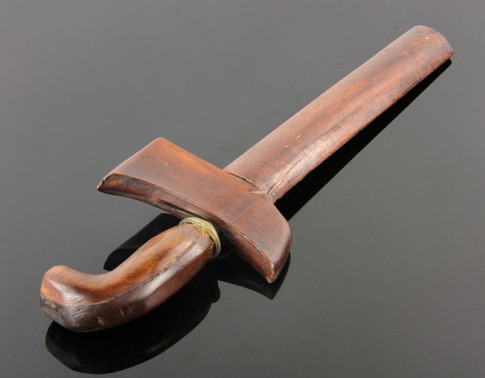 Small Kris: Small kris, wavy meteorite blade; 9" l (blade), 31" l (overall). Provenance: From the unreserved Vincent J. Vabri Edged Weapon Collection.