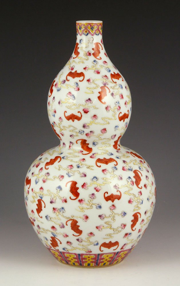 Chinese Late Qing Dynasty Famille Rose Vase (1 of 5)