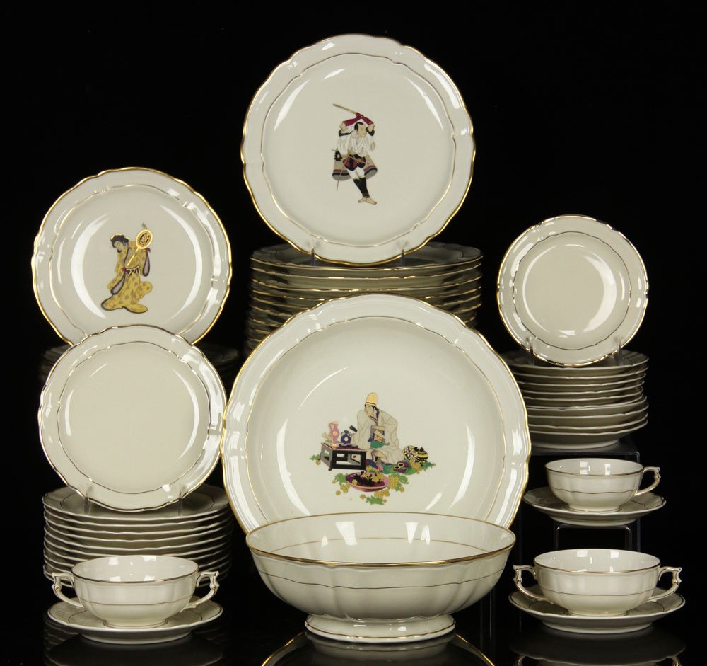 Paris Porcelain Dinner Set: Paris porcelain dinner set, marked B & C Limoges, France, in Chinese design, 80 pieces total.