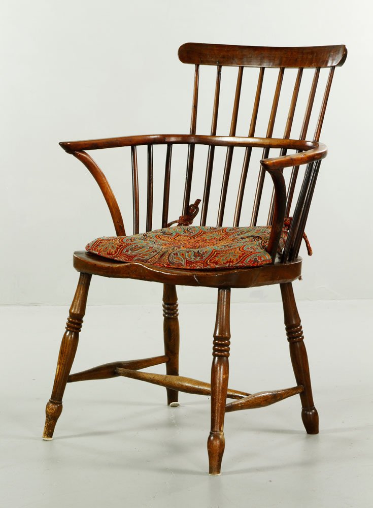 19th C. English Windsor Armchair: 19th century English Windsor armchair, 34 1/2" h x 23" w x 16 1/2" d.