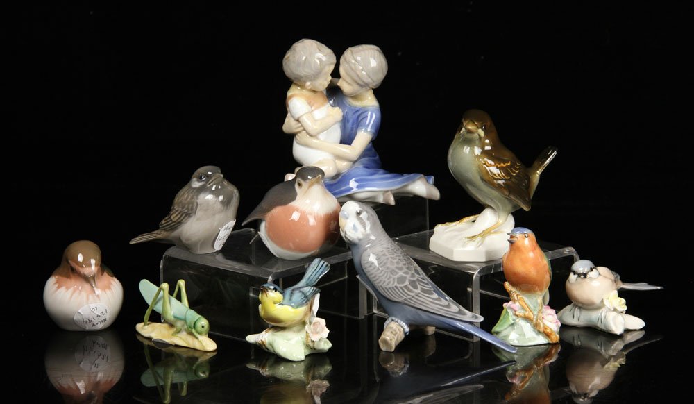 Group of Assorted Porcelain Figurines: Group of figurines, porcelain, to include: one Herend grasshopper; one B&G mother and child; one Royal Worcester finch; four B&G birds; three unmarked birds. Provenance: from a Massachusetts estate.