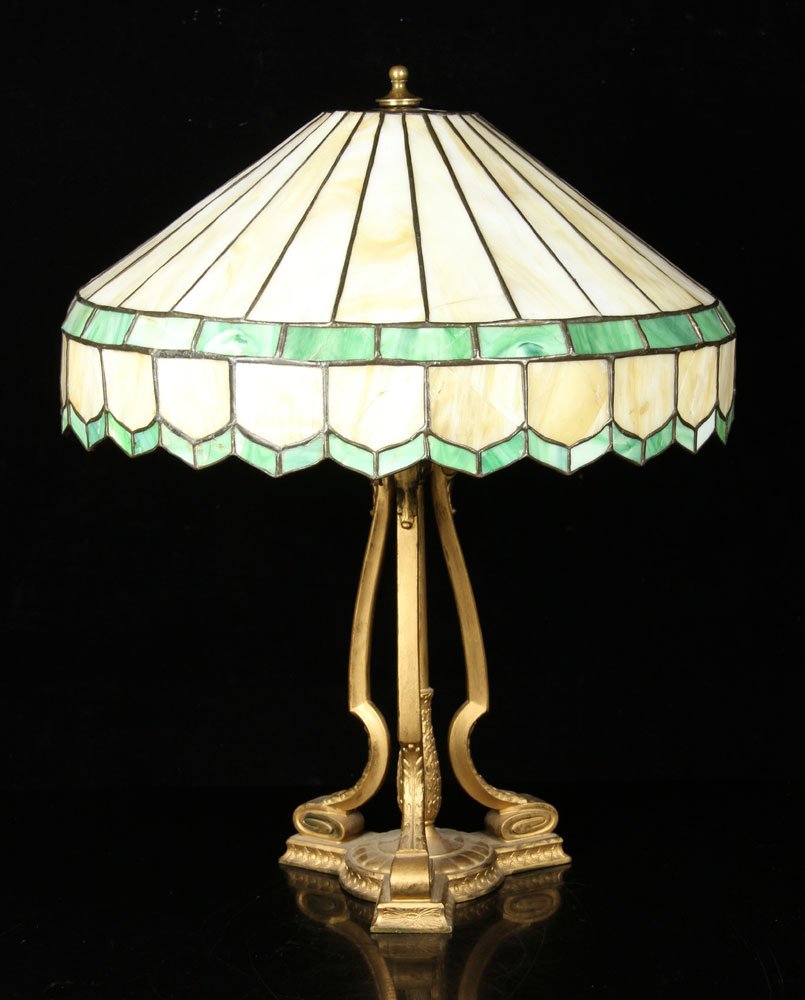 Pairpoint Leaded Stain Glass Table Lamp (1 of 5)