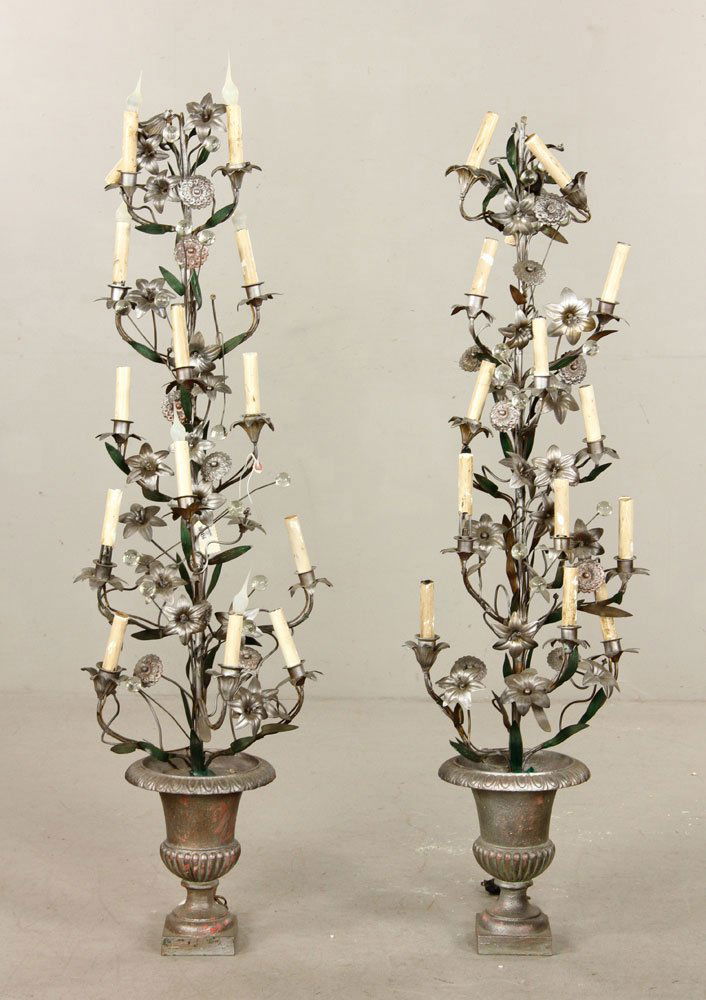 Pr. French Urn Lamps (1 of 5)