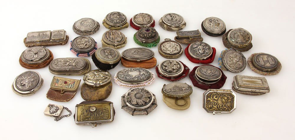 31 Vintage Coin Purses (1 of 4)