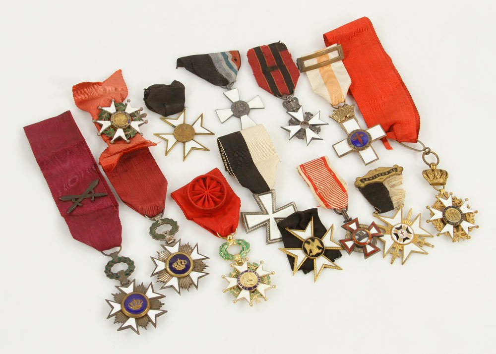 Lot of WWI and WWII French and American Medals: Lot of WWI and WWII French and American medals. Provenance: From the estate of film, television and stage performer Raymond Kyle-Koscuik. Originally from New York, Kyle settled in West Hollywood, Cali