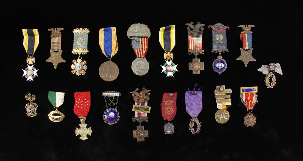 Lot of Military Medals: Lot of military medals, to include: Spanish American War, Civil War, Welcome Home Rainbow Division, etc. Provenance: From the estate of film, television and stage performer Raymond Kyle-Koscuik. Origi