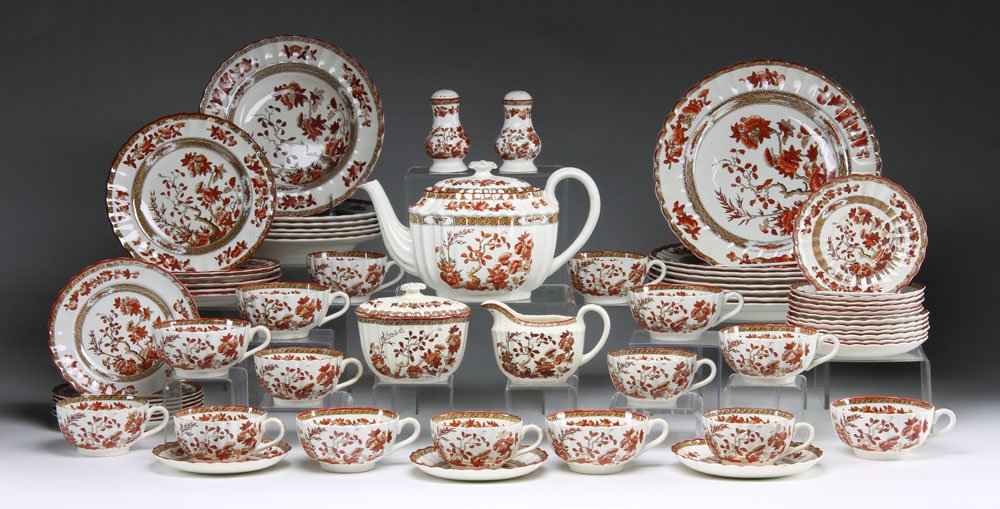 English Copeland Spode India Tree Dinner Service: Copeland Spode dinner service, English, porcelain, in rust red "India Tree" pattern, to include: eight dinner plates (10 1/2" dia), six salad plates (7 3/4" dia), seven bread and butter plates (6 1/2"