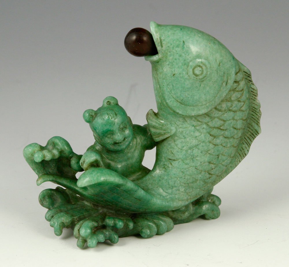 Chinese Qing Dynasty Green Jade Snuff Bottle (1 of 4)