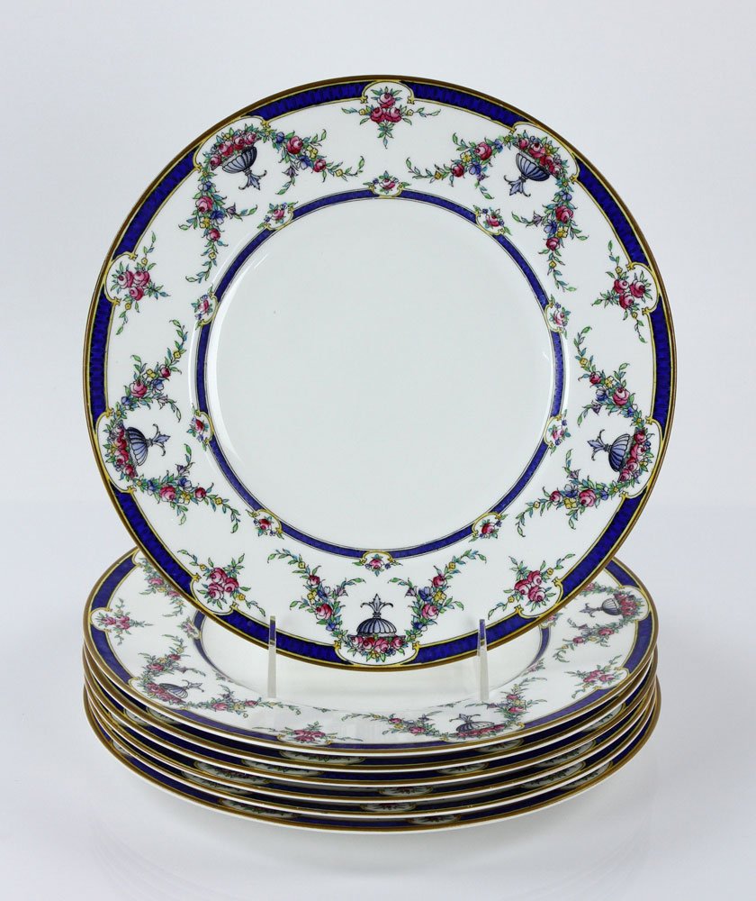 7 Royal Worcester Dinner Plates: Set of seven Royal Worcester dinner plates, in 'Rosemary' pattern, 10 1/2" dia. One is cracked.
