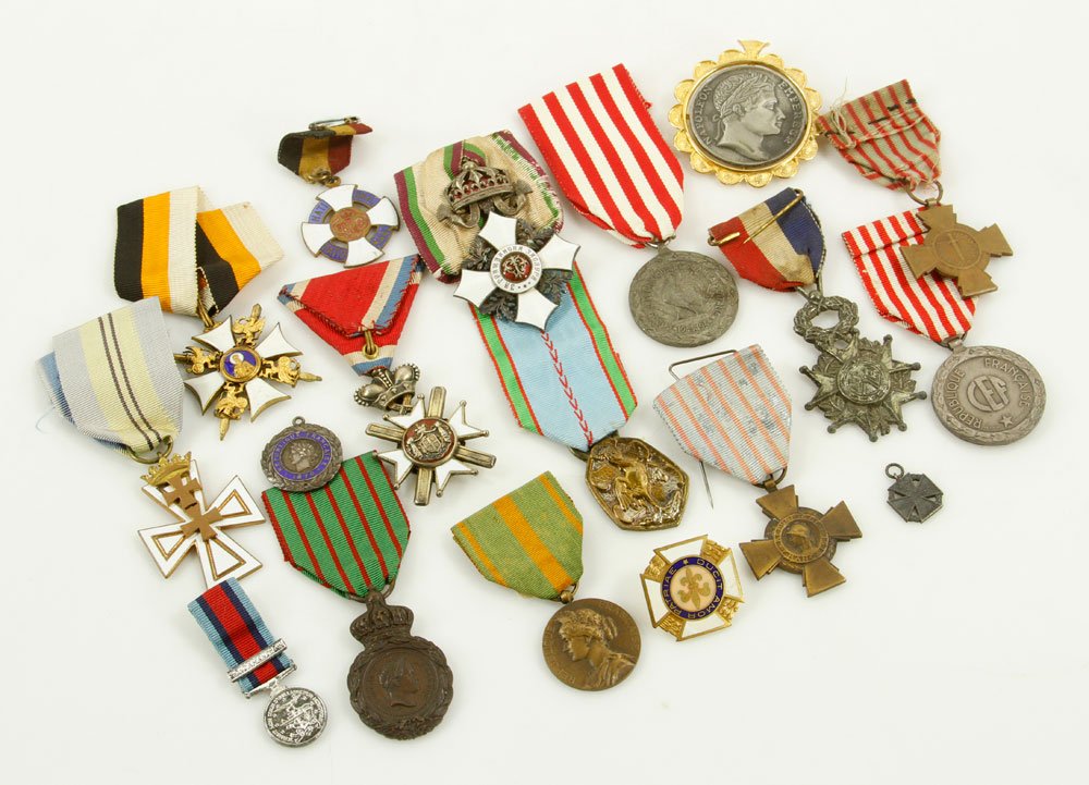Lot of Religious and French Military Medals: Lot of religious medals, various countries, and French military medals. Provenance: From the estate of film, television and stage performer Raymond Kyle-Koscuik. Originally from New York, Kyle settled