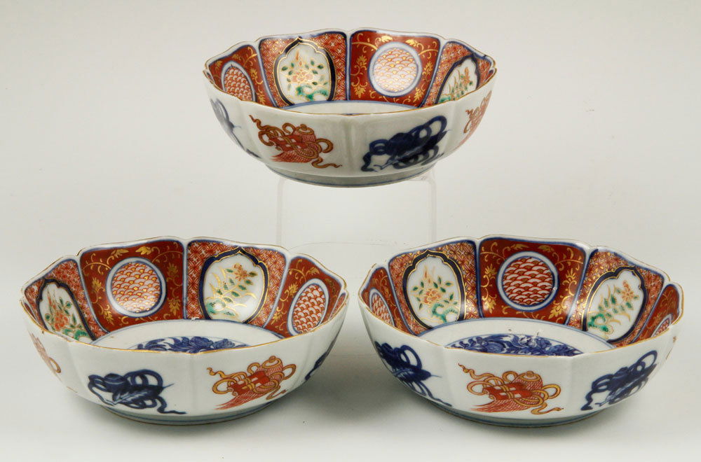 3 Japanese Imari Bowls (1 of 4)
