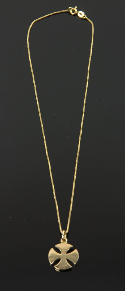 18K Gold Crusader Cross Necklace (1 of 4)