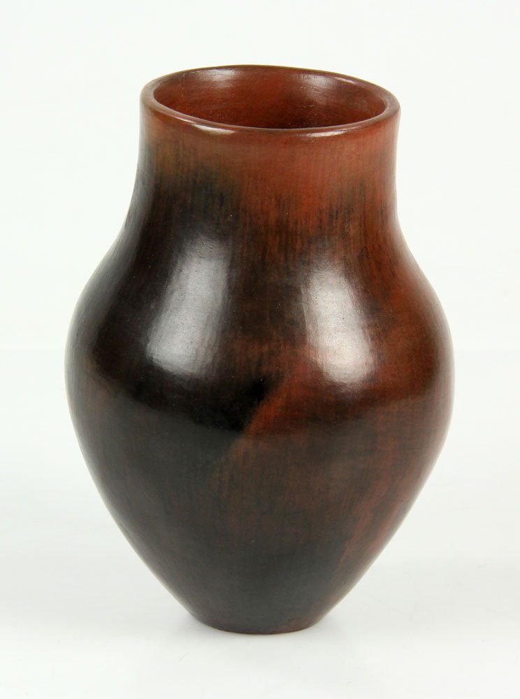 Alice Kling Navajo Pottery Vase (1 of 4)