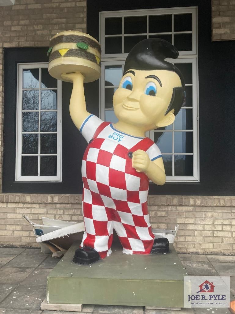 Vintage Bob's Big Boy statue 7 1/2 foot x 4 foot cast metal (1 of 4)