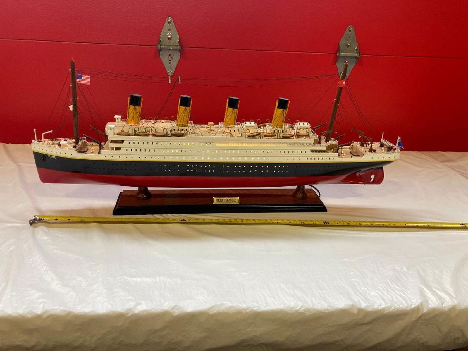 RMS Titanic 32 Cruise Ship Model" Wood w/LED Lights: RMS Titanic 32 Cruise Ship Model" Wood w/LED Lights
