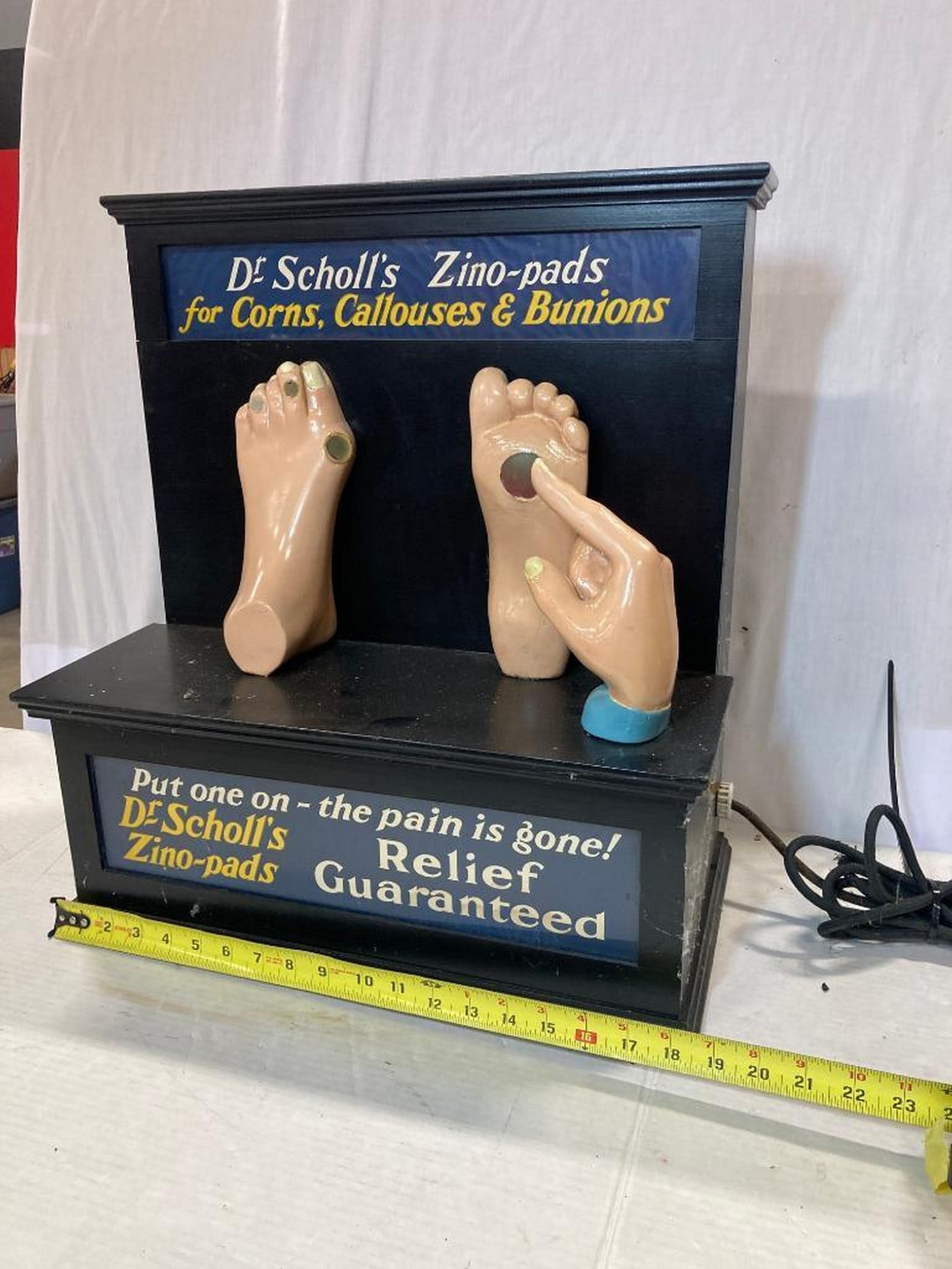 1920's "Dr. Scholl's" 3D Light Up Bunion Feet Counter Display (1 of 3)