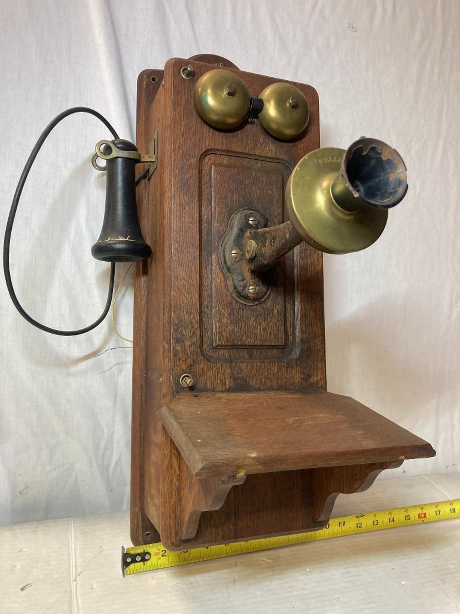1920'a "Kellogg" Oak Wall Telephone (1 of 4)