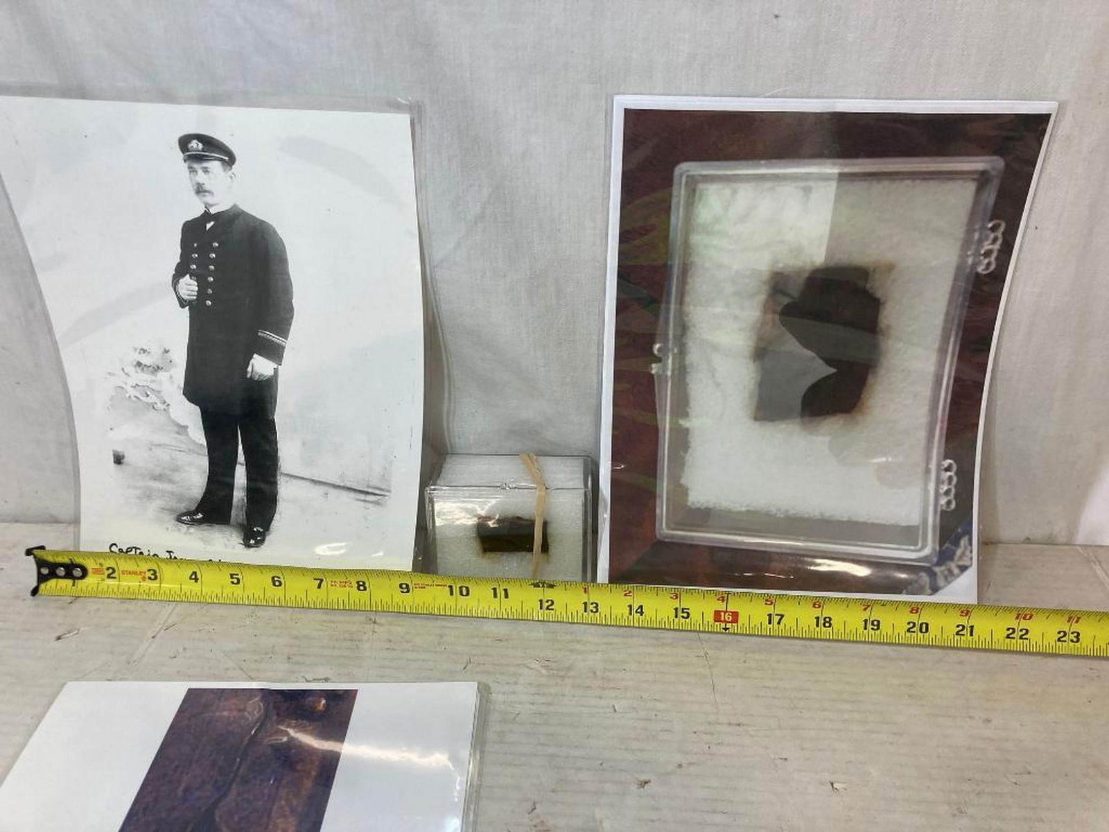 Titanic "Real Wood Piece Of Titanic Grand Staircase : Titanic "Real Wood Piece Of Titanic Grand Staircase