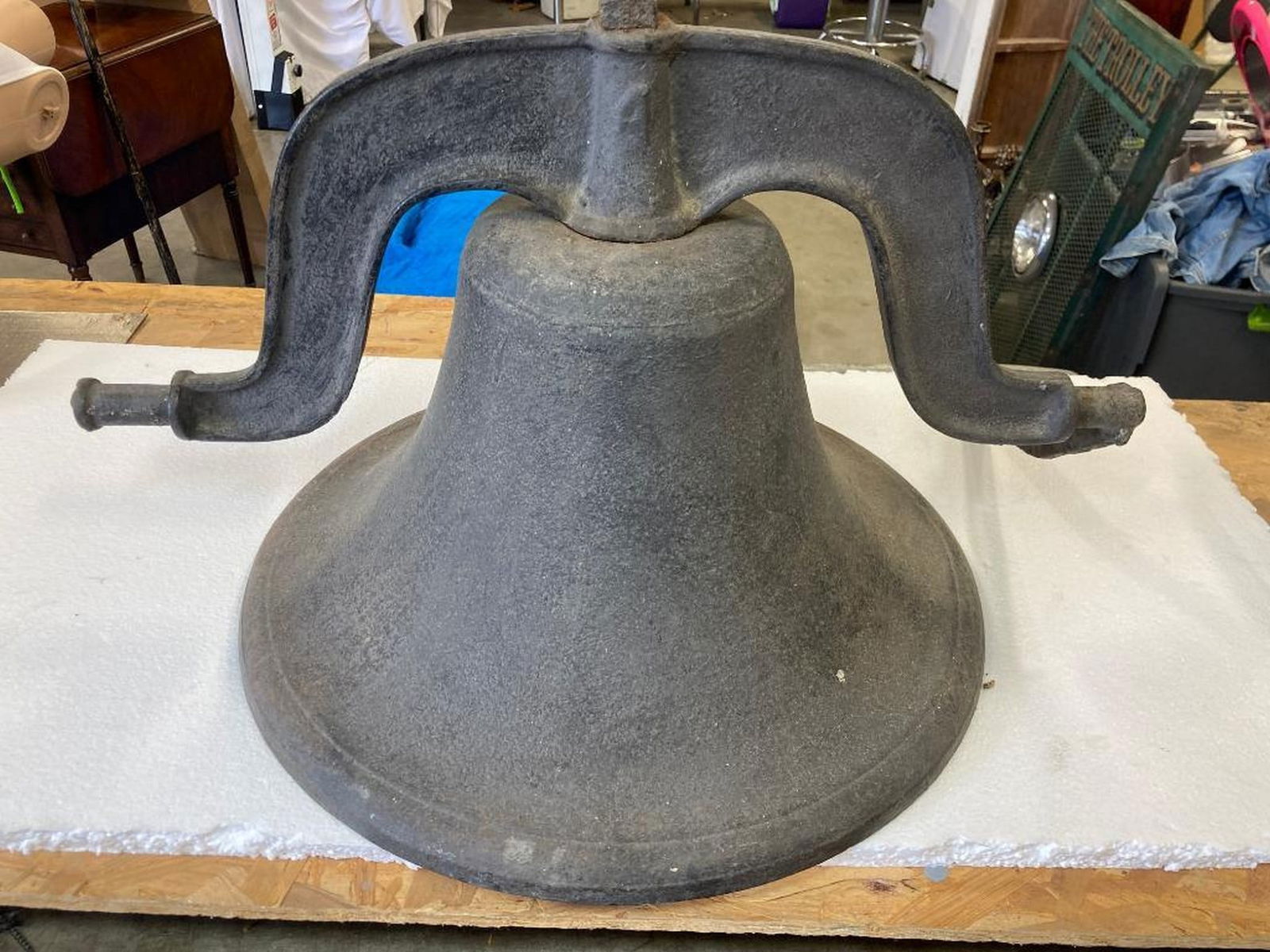 1890's Cast Iron 19" School House Bell (1 of 2)