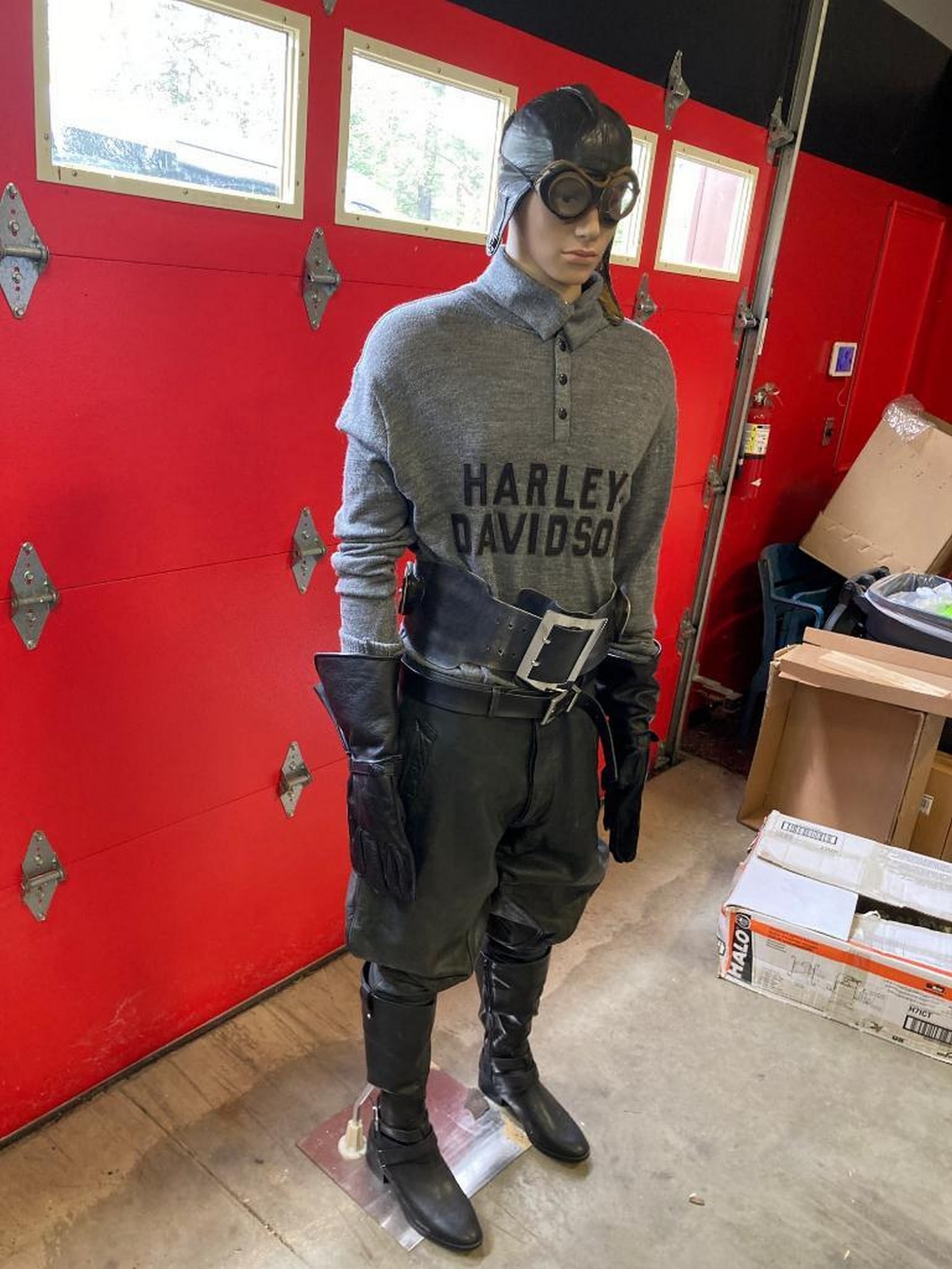 Vintage Harley Davidson sweather & belt motorcycle outfit on Mannequin (1 of 4)