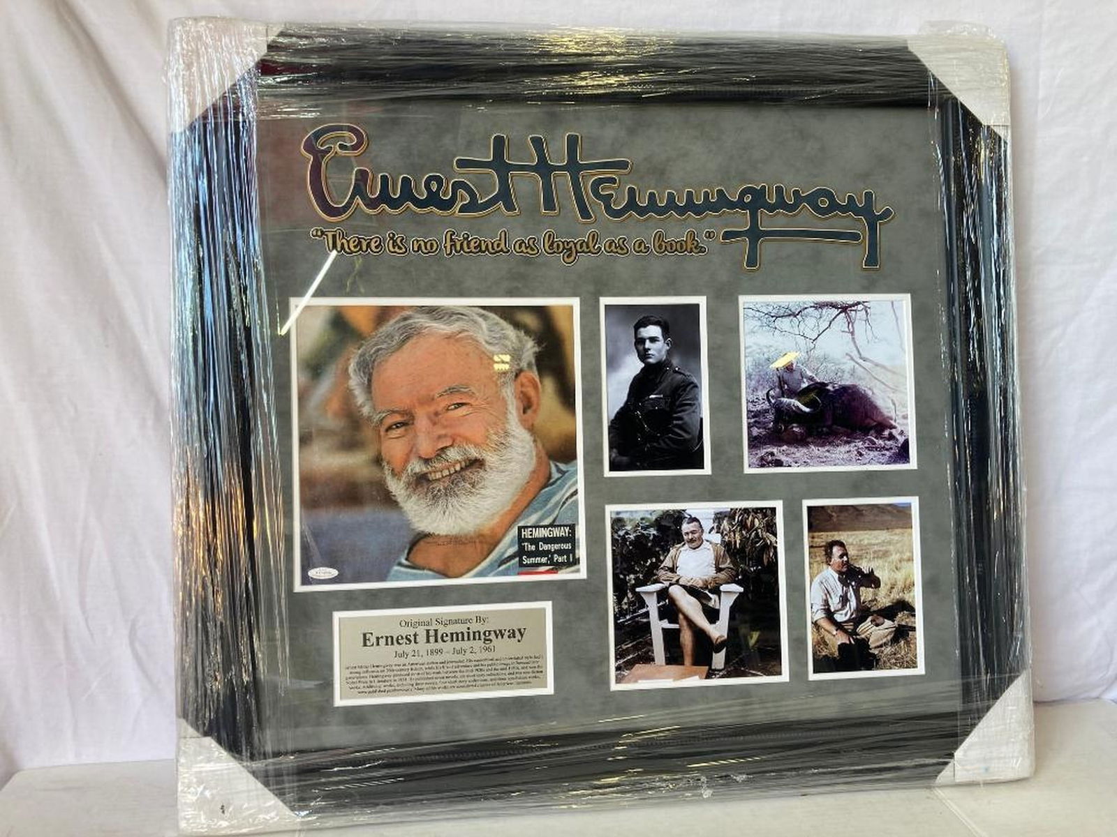 Ernest Hemingway Signed Cut Photo Frame (1 of 3)