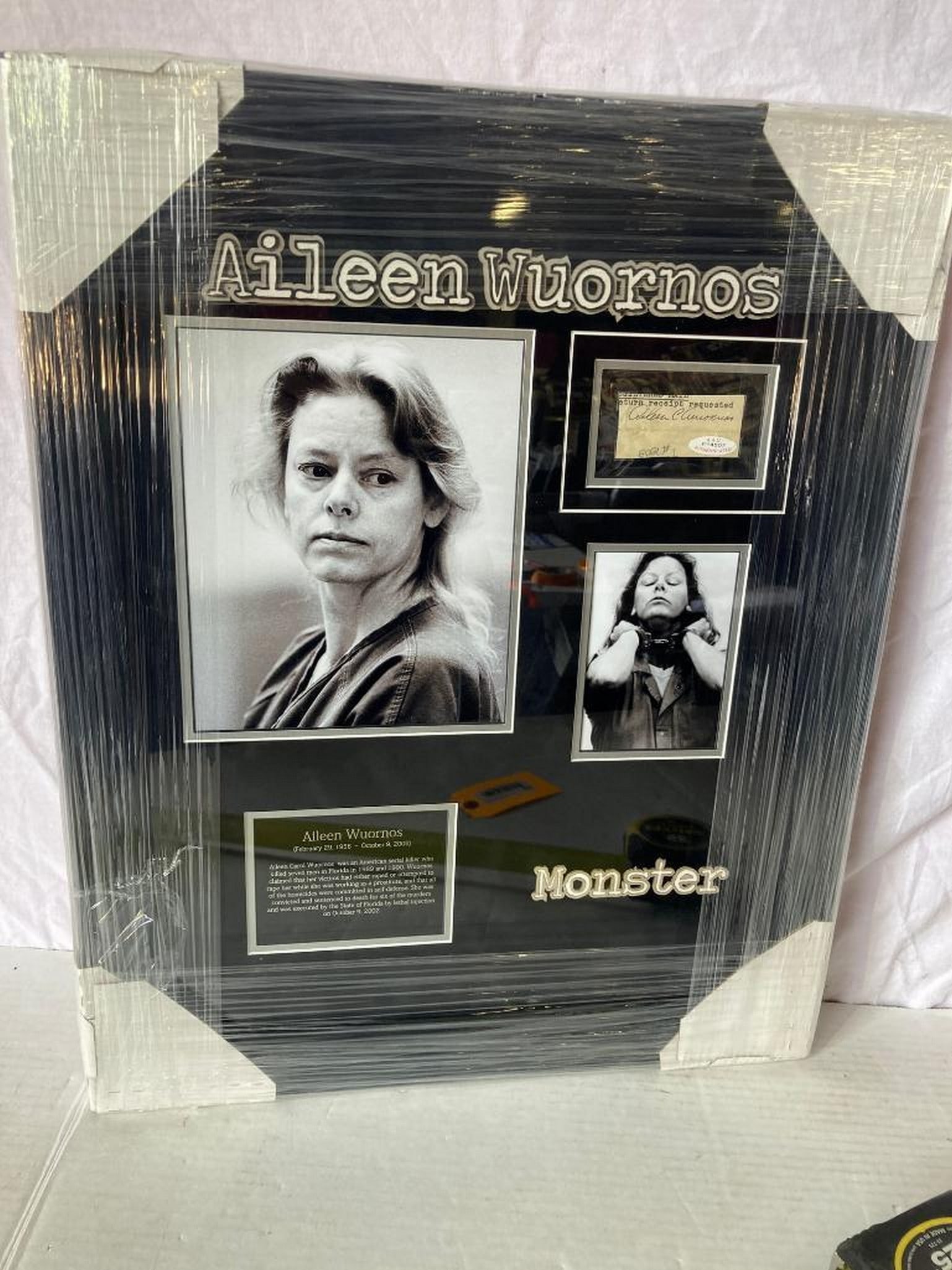Aileen Wuernos Signed Cut Photo Frame: Aileen Wuernos Signed Cut Photo Frame