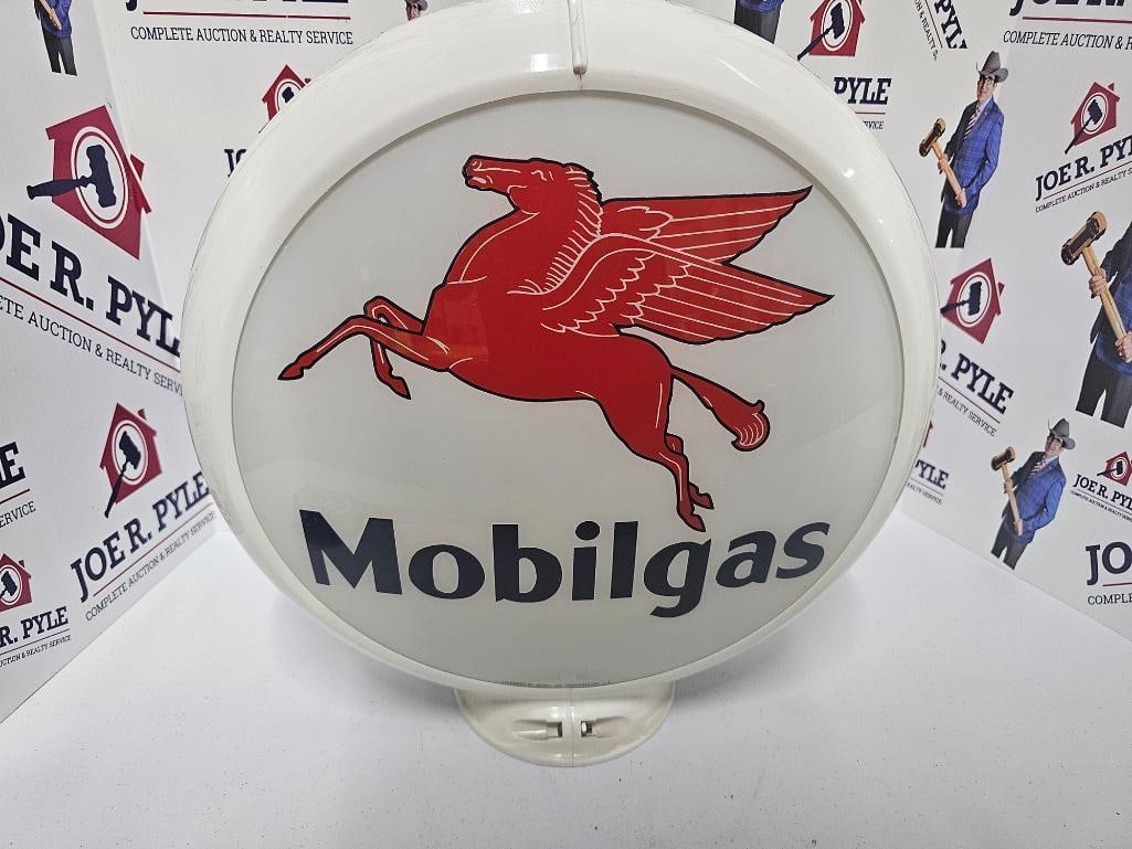 Mobil Double Sided Gas Pump Globe (1 of 3)