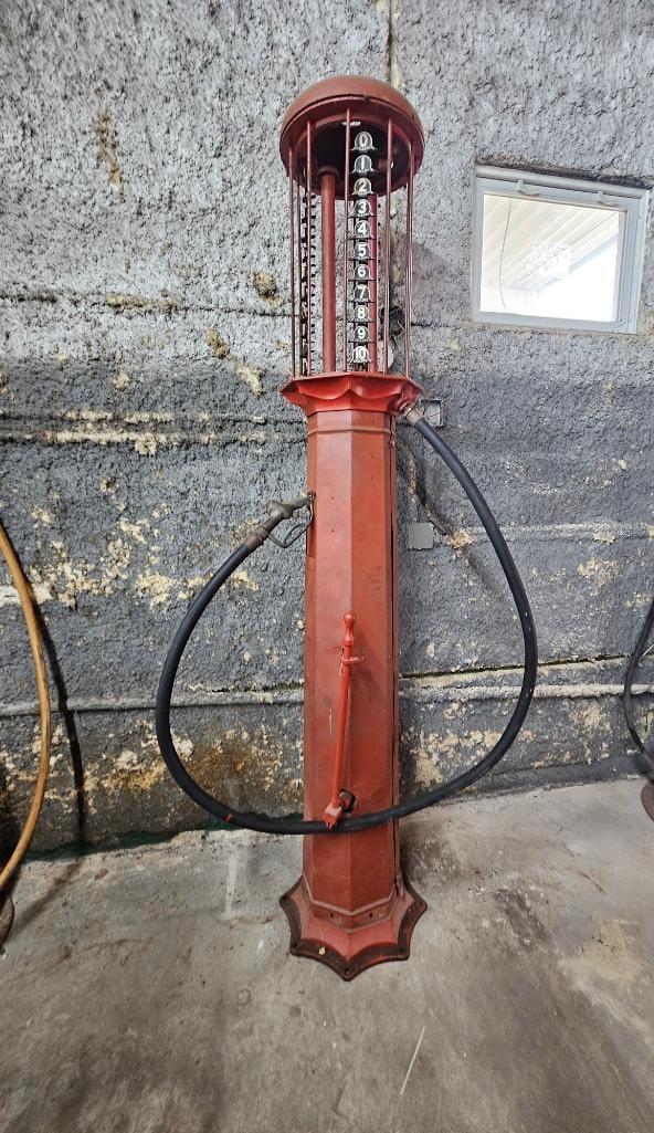 Visible Gas Pump - Missing Globe: Visible Gas Pump - Missing Globe