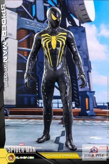 Hot Toys VGM45 "Spiderman Anti-Ock Suit" Action Figure: Hot Toys VGM45 "Spiderman Anti-Ock Suit" Action Figure