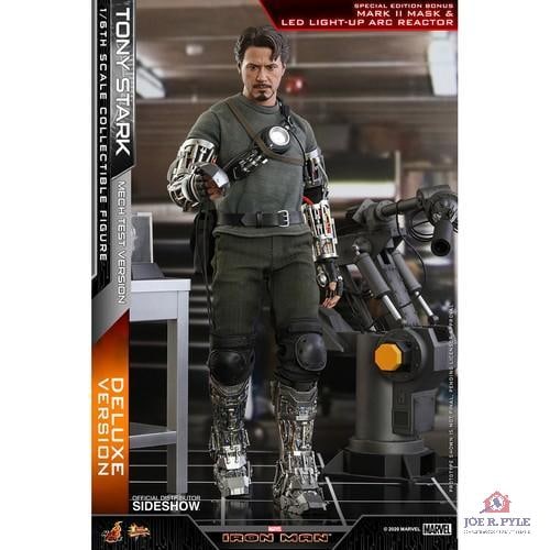 Hot Toys MMS582 "Tony Stark Mech Test Deluxe" Action Figure (1 of 3)