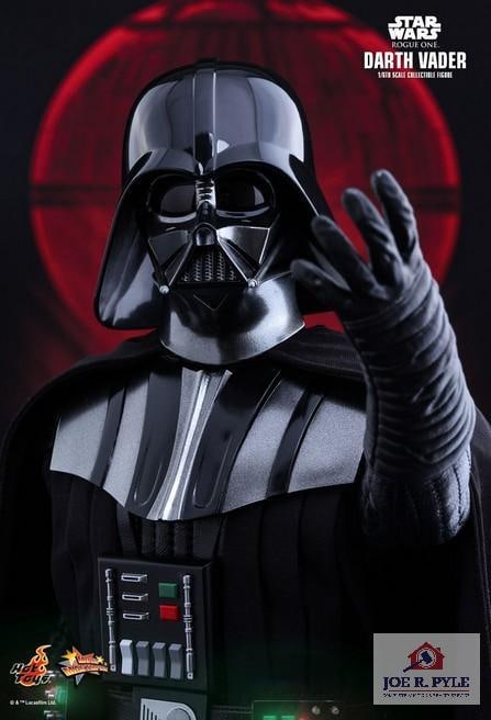 Hot Toys MMS388 "SWR1: Darth Vader" Action Figure (1 of 3)