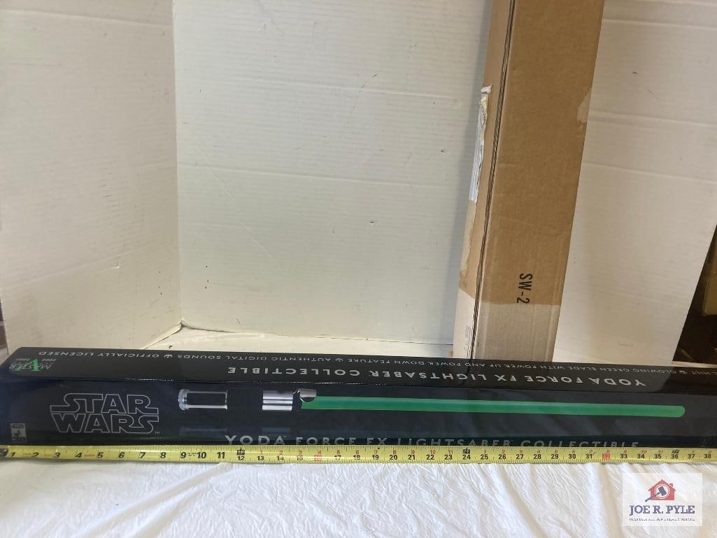 Master Replicas Force FX3 Yoda Lightsaber (1 of 5)