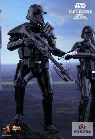Hot Toys MMS399 "SW: Death Trooper Specialist" Action Figure (1 of 2)