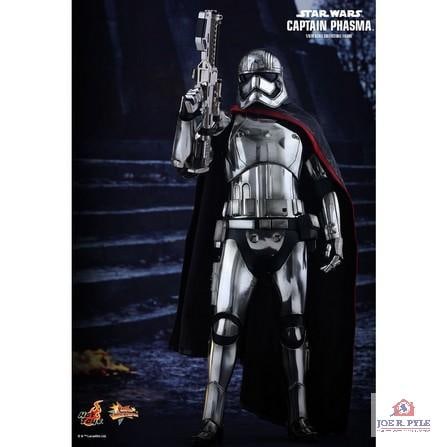 Hot Toys MMS328 "SW: Captain Phasma" Action Figure (1 of 3)