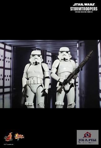 Hot Toys MMS268 "SW4: Stormtroopers" Action Figure (1 of 2)