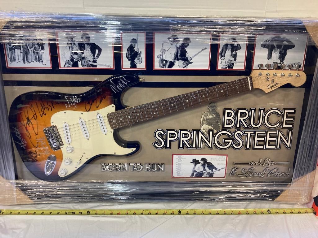 Bruce Springsteen & ESB "Born to Run" Signed Electric Guitar Photo Frame 42 x 32x 6: Bruce Springsteen & ESB "Born to Run" Signed Electric Guitar Photo Frame 42 x 32x 6