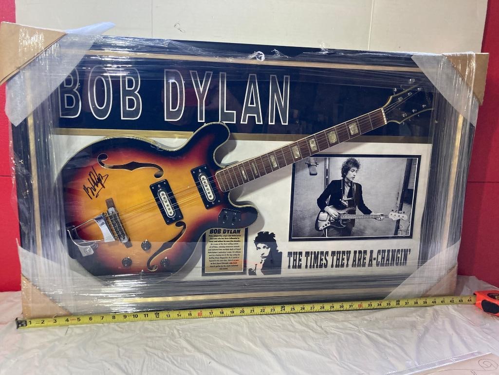 Bob Dylan Signed Hollowbody Marquis Electric Guitar 42 x 32 x 8 (1 of 4)