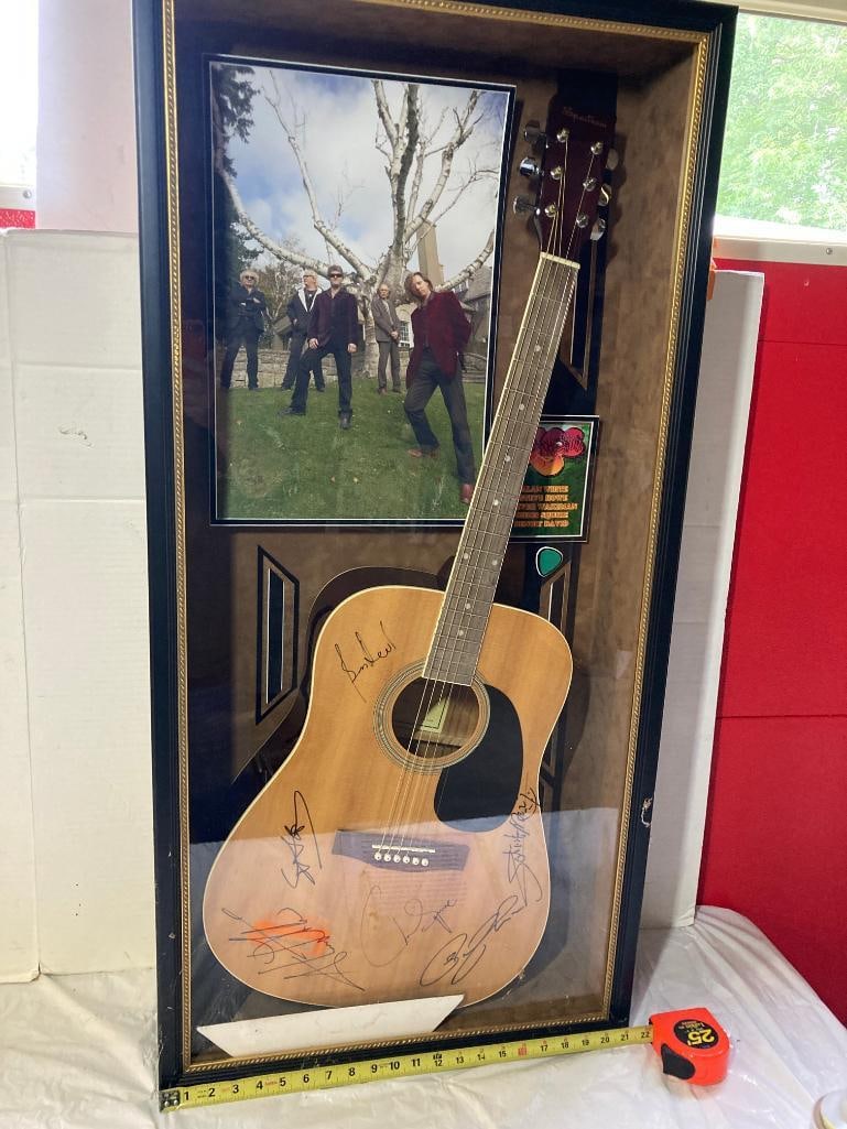 Yes Signed Acoustic Guitar Photo Frame 22 x 40 x 8 (1 of 4)