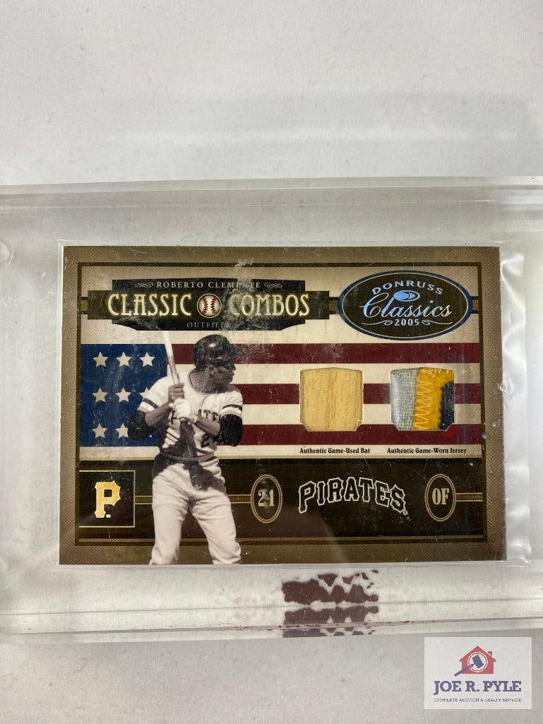 2005 Donruss Classics Classic Combos /400 Roberto Clemente Vladimir Guerrero HOF Bat and Jersey: 2005 Donruss Classics Classic Combos /400 Roberto Clemente Vladimir Guerrero HOF Bat and Jersey Relics