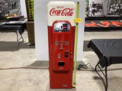 Wurlitzer model W64 Coke machine with key and tested